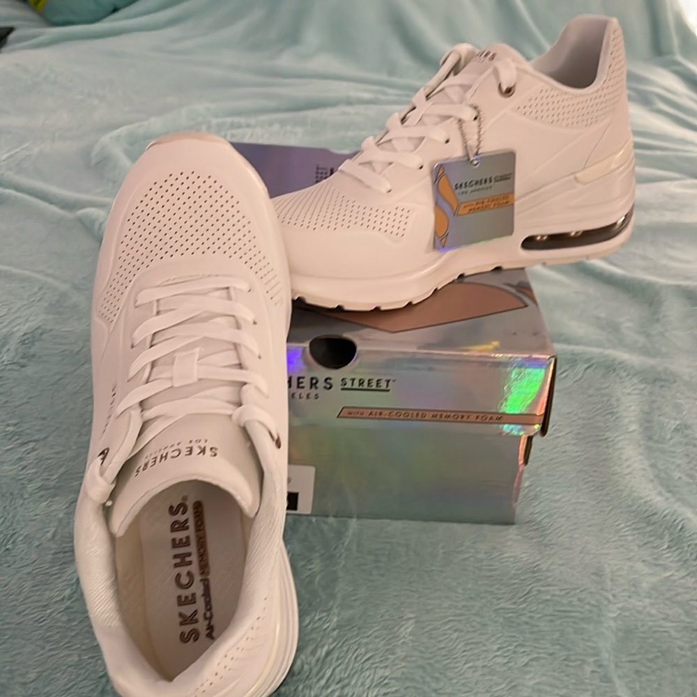 Skechers Street Los Angeles Million Air-Elevated Air Sz 8.5 White BNWT